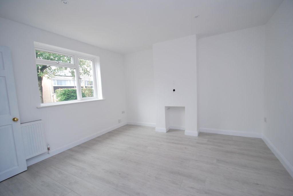 Property photo 2 of 10 Living Room