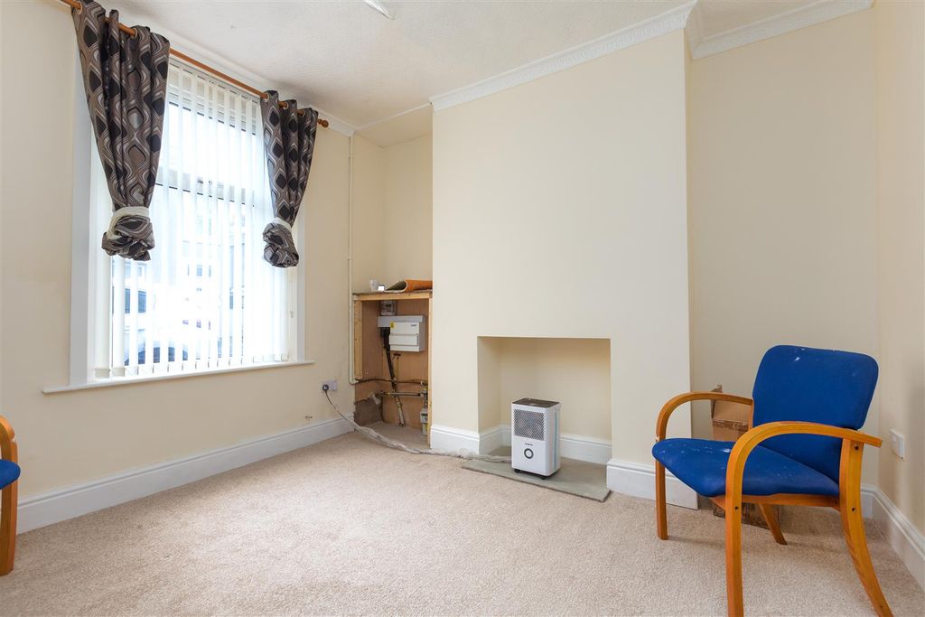 Property photo 3 of 13