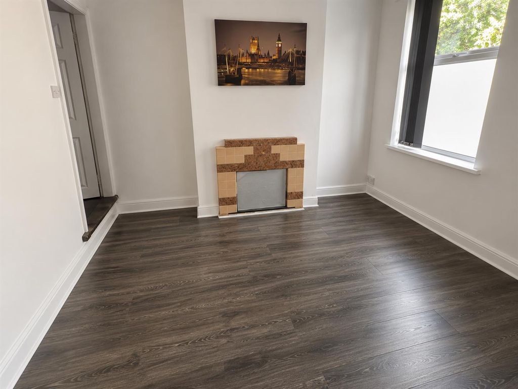 Property photo 3 of 7 3