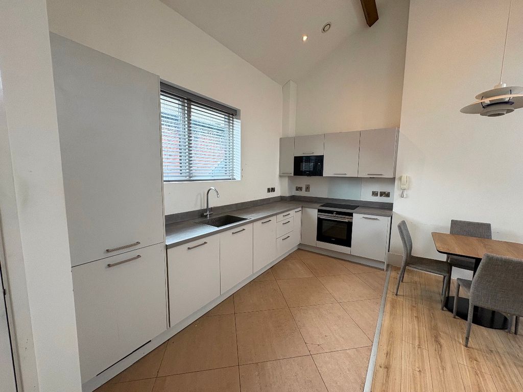 Property photo 2 of 6