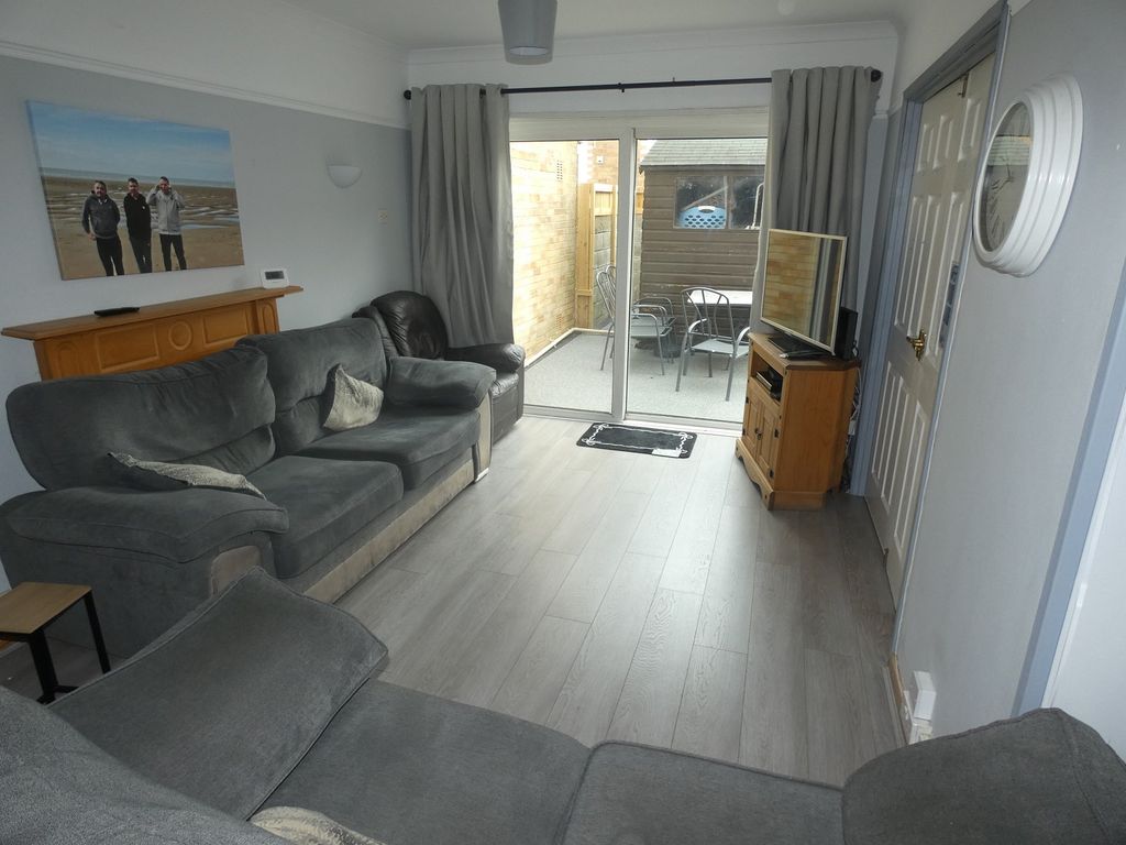 Property photo 2 of 16 Main Lounge
