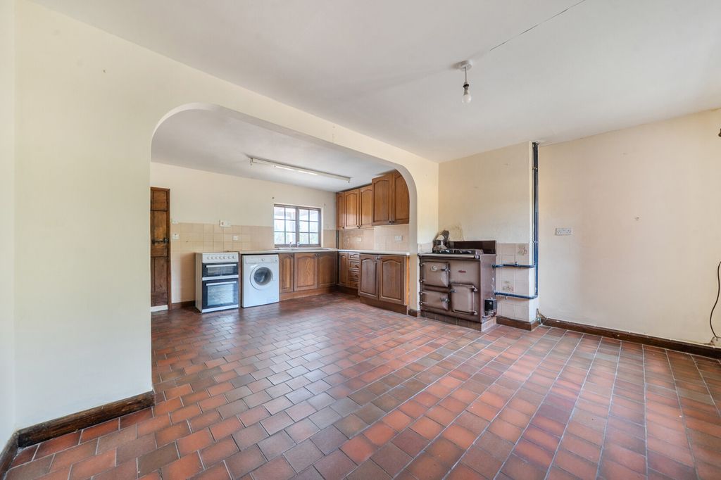 Property photo 3 of 21 Kitchen