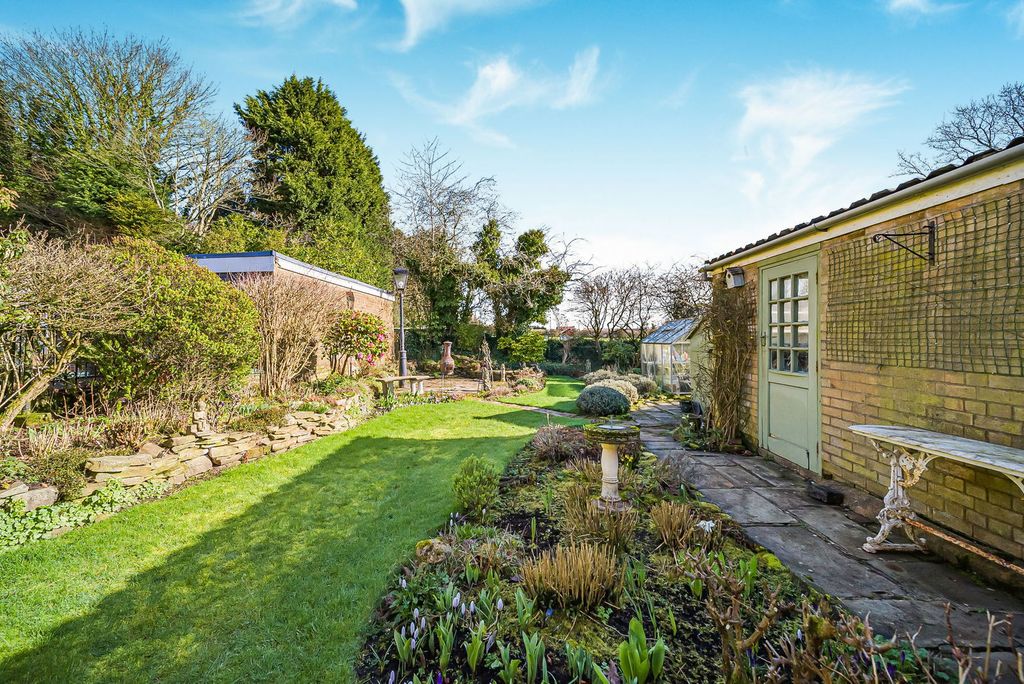 Property photo 2 of 53