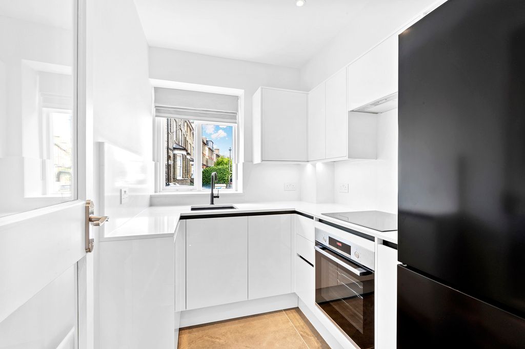 Property photo 2 of 5