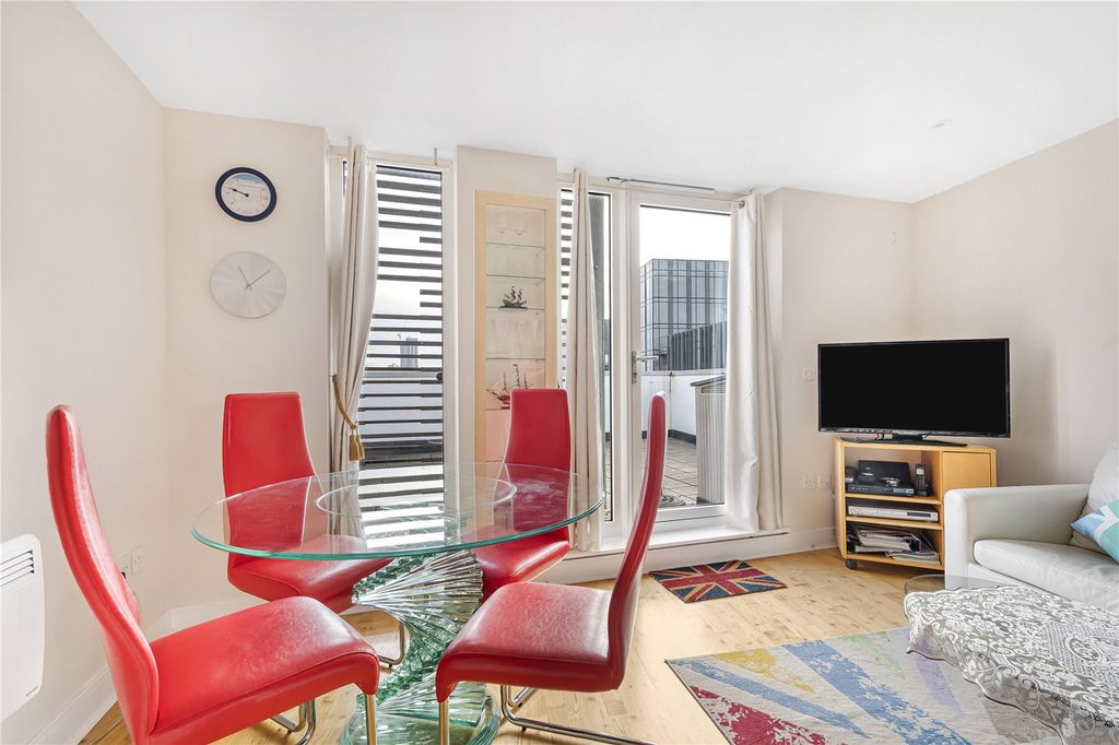 Property photo 2 of 16 Reception Room