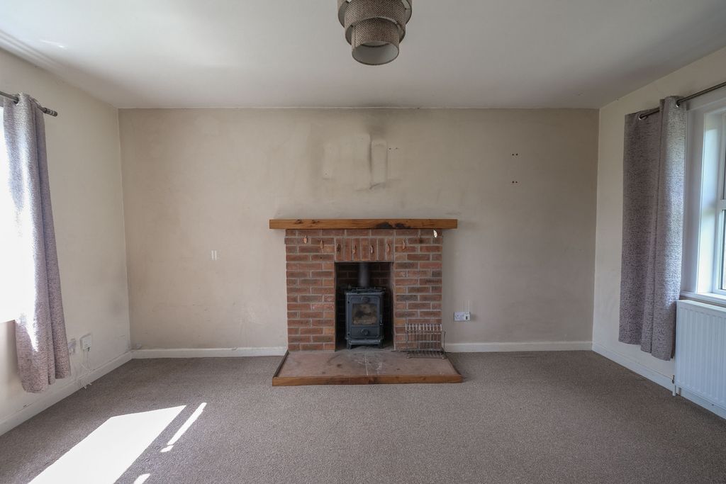 Property photo 3 of 25