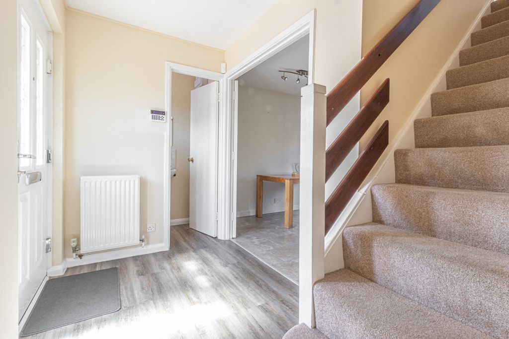 Property photo 2 of 19 Entrance Hallway