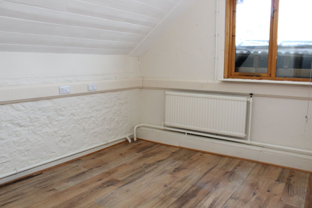Property photo 3 of 5 Photo 03