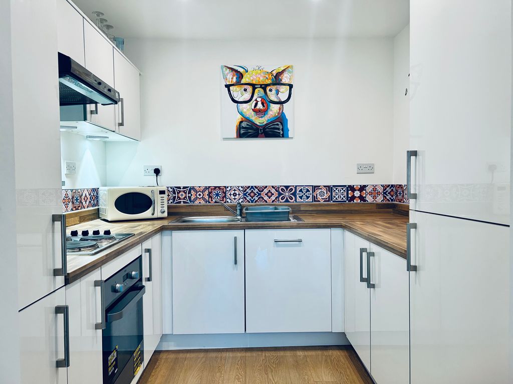 Property photo 2 of 10 Kitchen