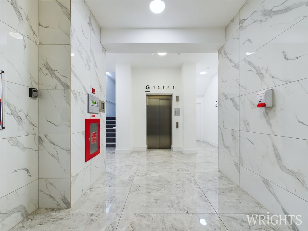 Property photo 2 of 7 Cam02796G0-Pr0257-Still006