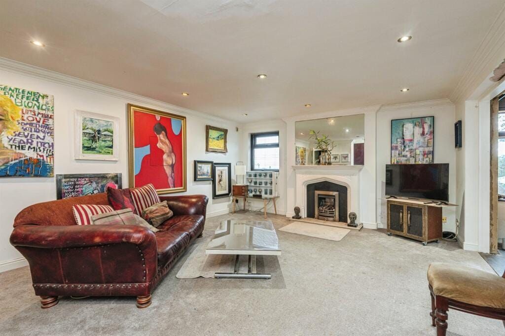 Property photo 3 of 16
