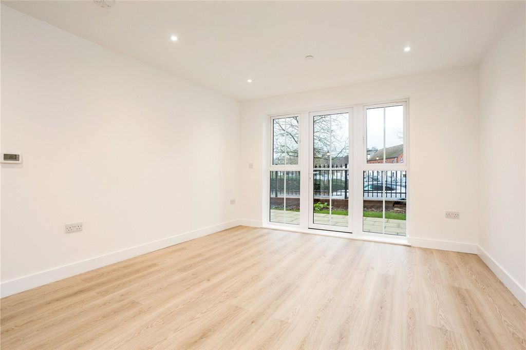 Property photo 3 of 10 Picture No. 07