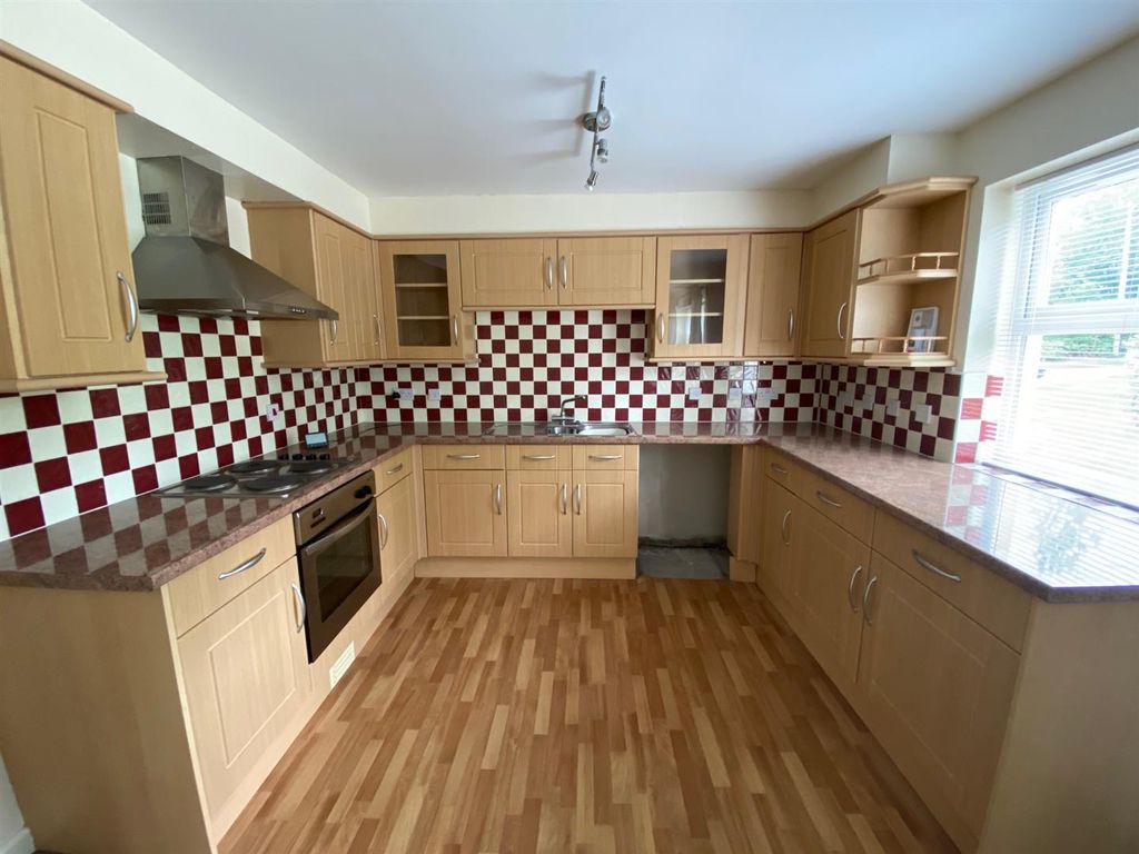 Property photo 2 of 6 Kitchen.Jpg