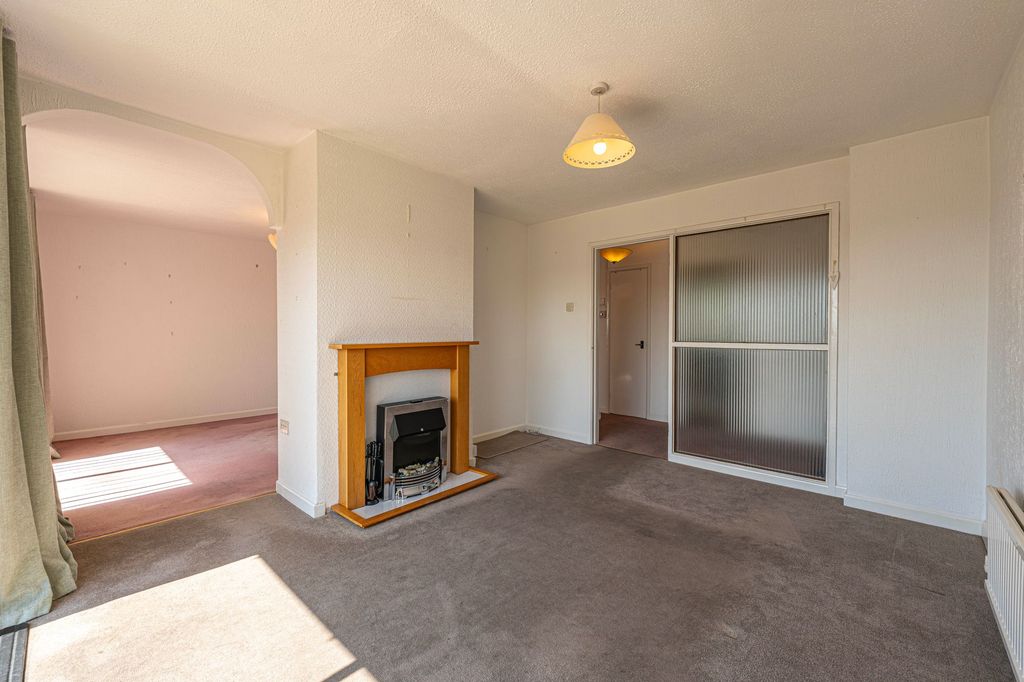 Property photo 3 of 32