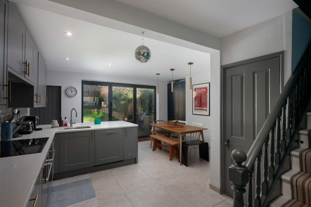 Property photo 3 of 26 11 Prior Park Road-32.Jpg