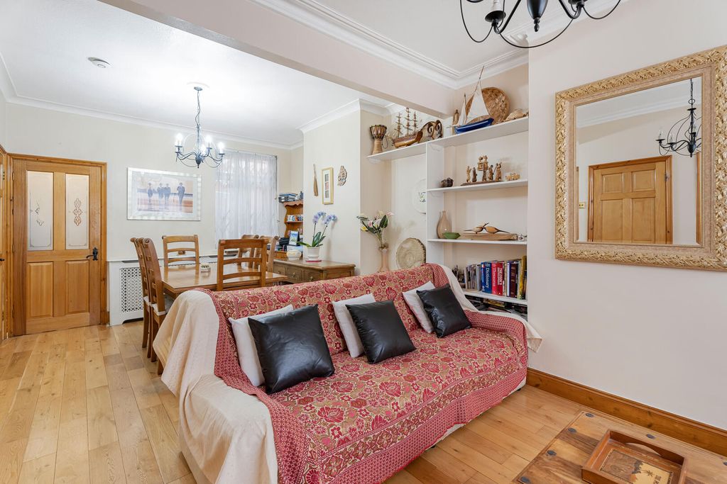 Property photo 2 of 23 Dining Room