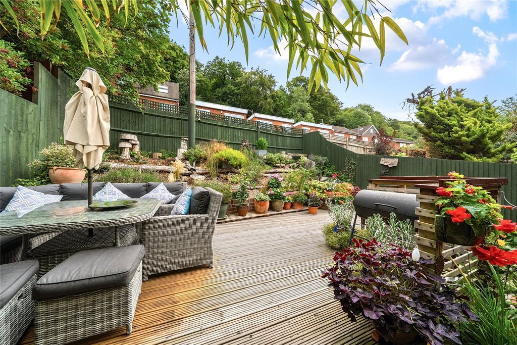 Property photo 2 of 22 Garden