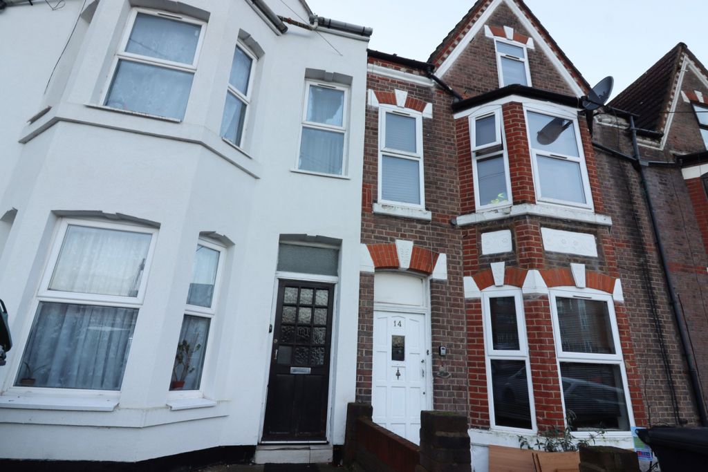 Property photo 1 of 8 1 Bed Flat To Rent Cardiff Grove, Luton Lu1