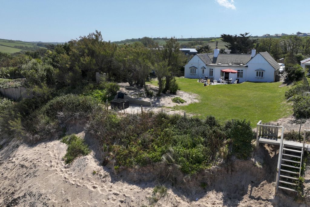 Property photo 1 of 14 Wigwam