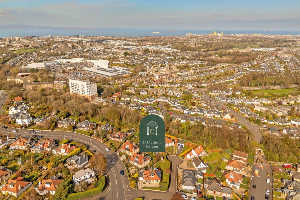 Property photo 2 of 35