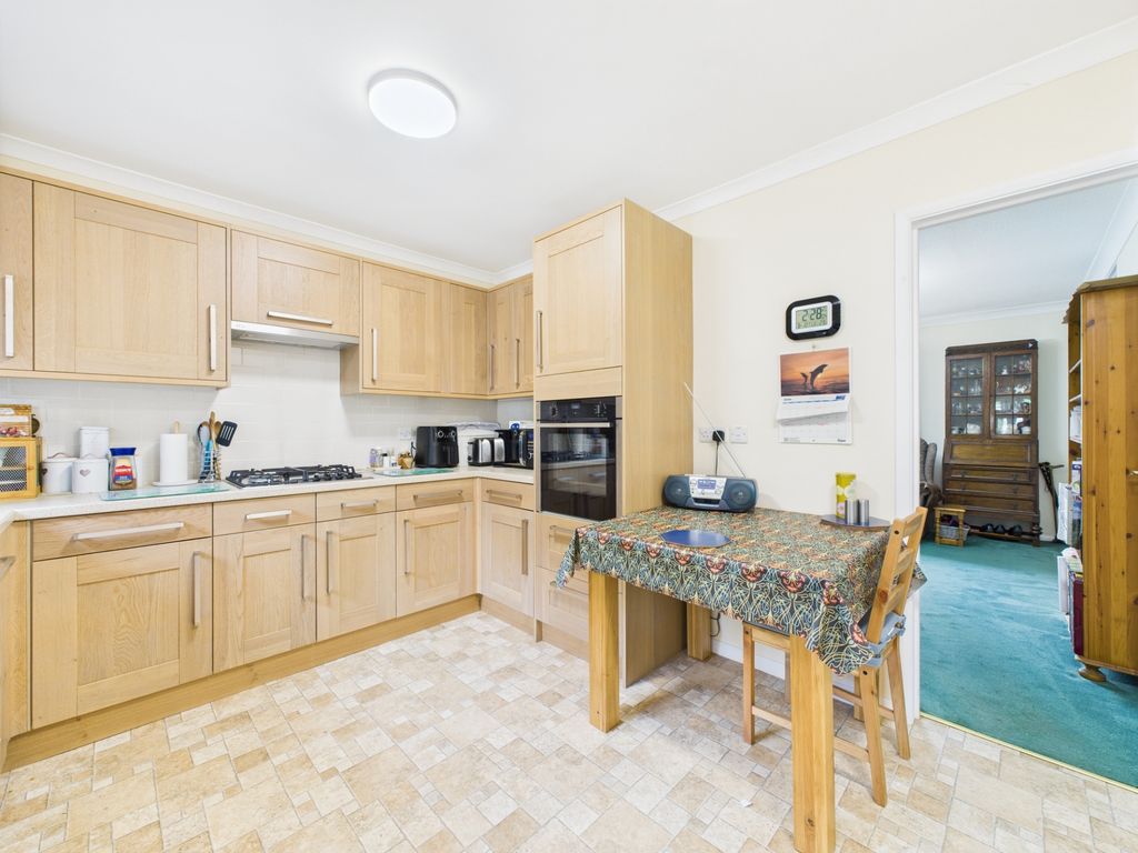 Property photo 2 of 13 Kitchen