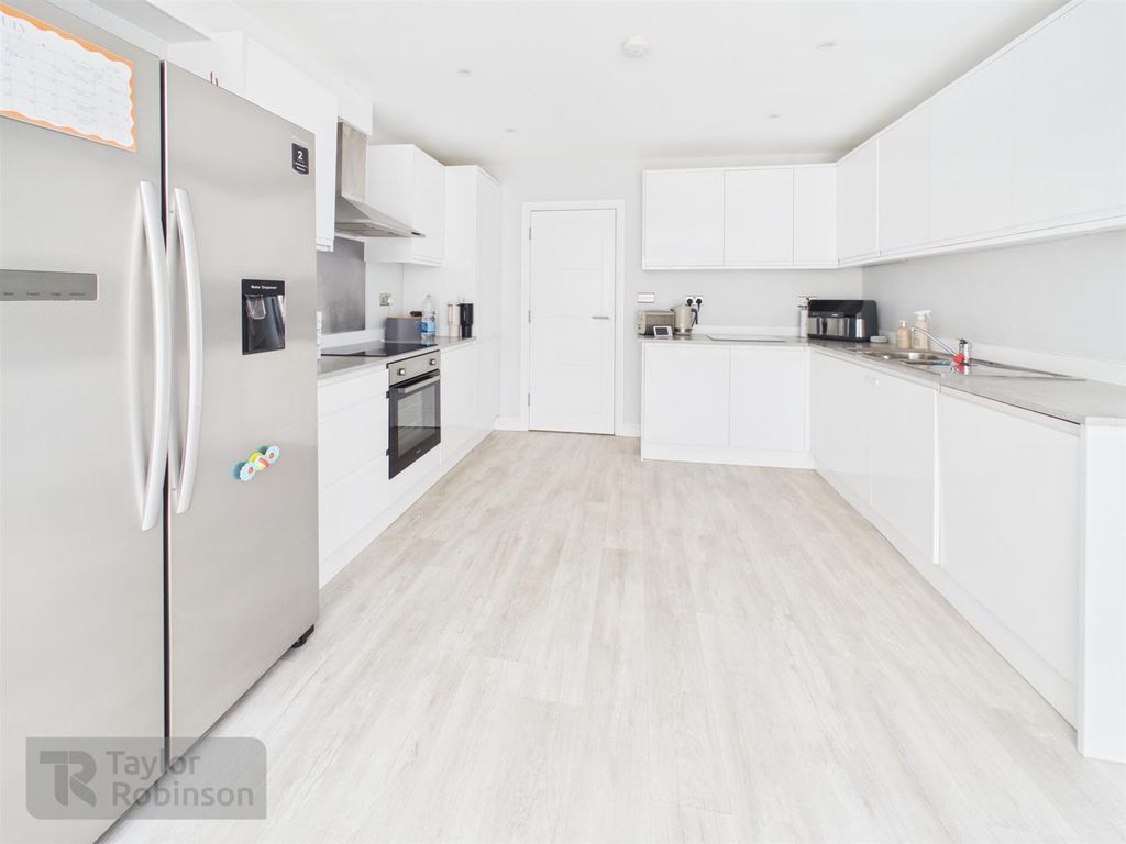 Property photo 3 of 15 Cam02600G0-Pr0789-Still008.Jpg