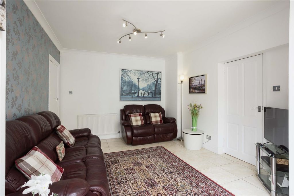 Property photo 3 of 24 00004.Jpg