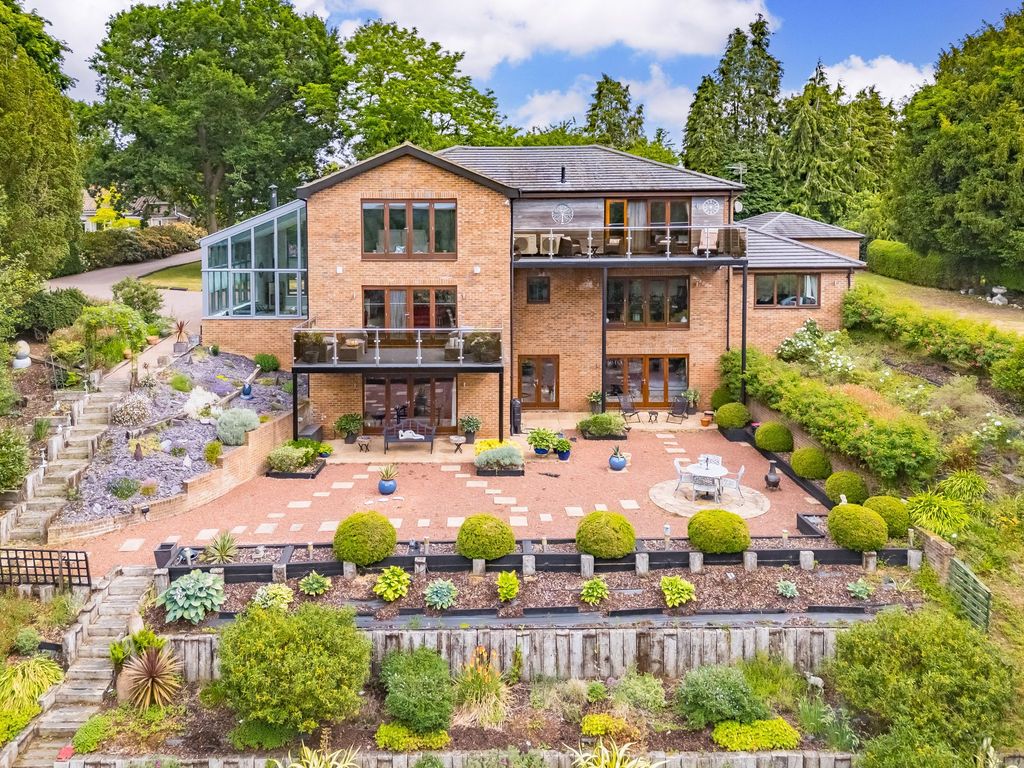 Property photo 1 of 30