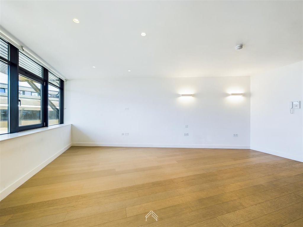 Property photo 3 of 8 1.Jpg