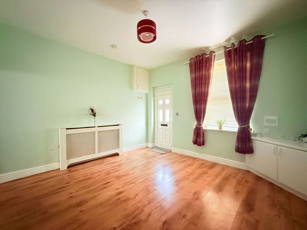 Property photo 3 of 11