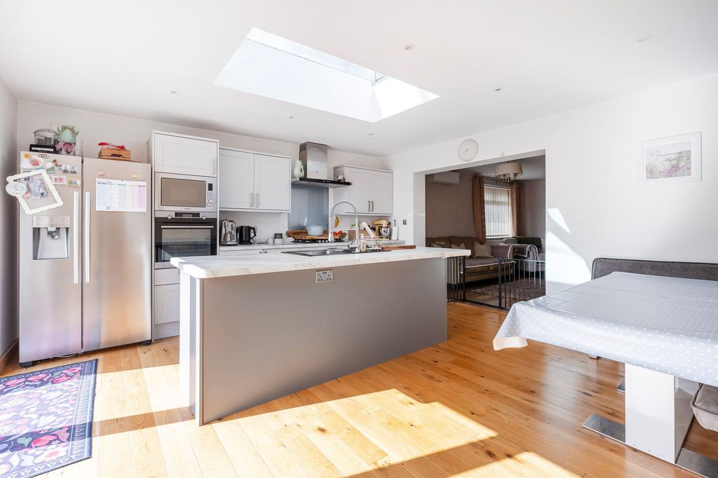 Property photo 3 of 24