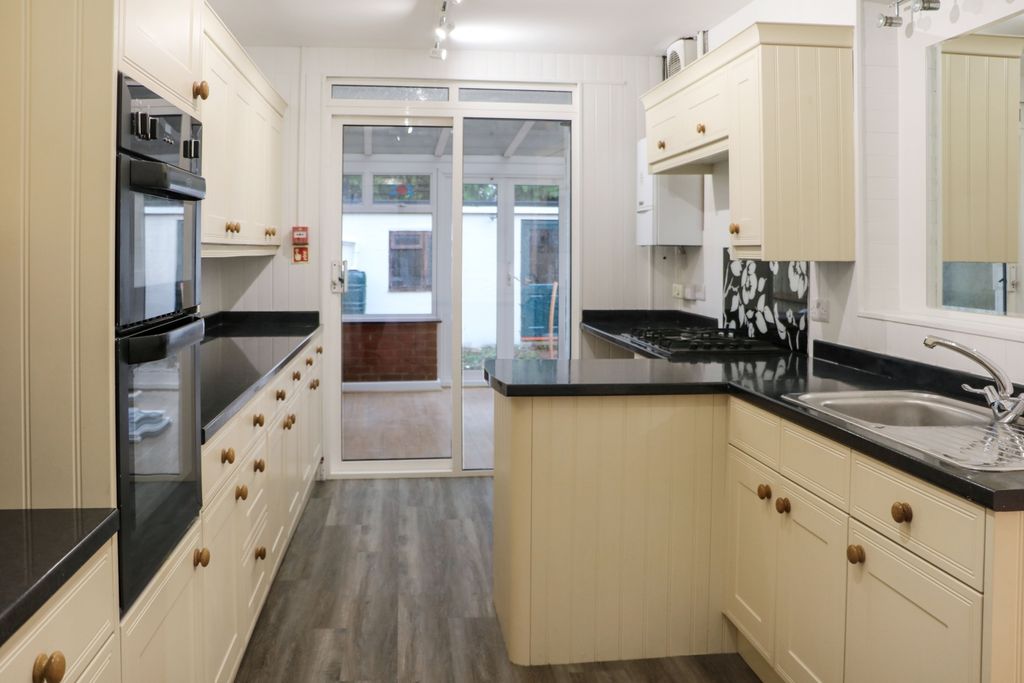 Property photo 2 of 7 Img_4544