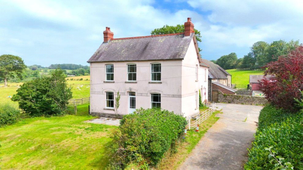 Property photo 2 of 23 Front Of House