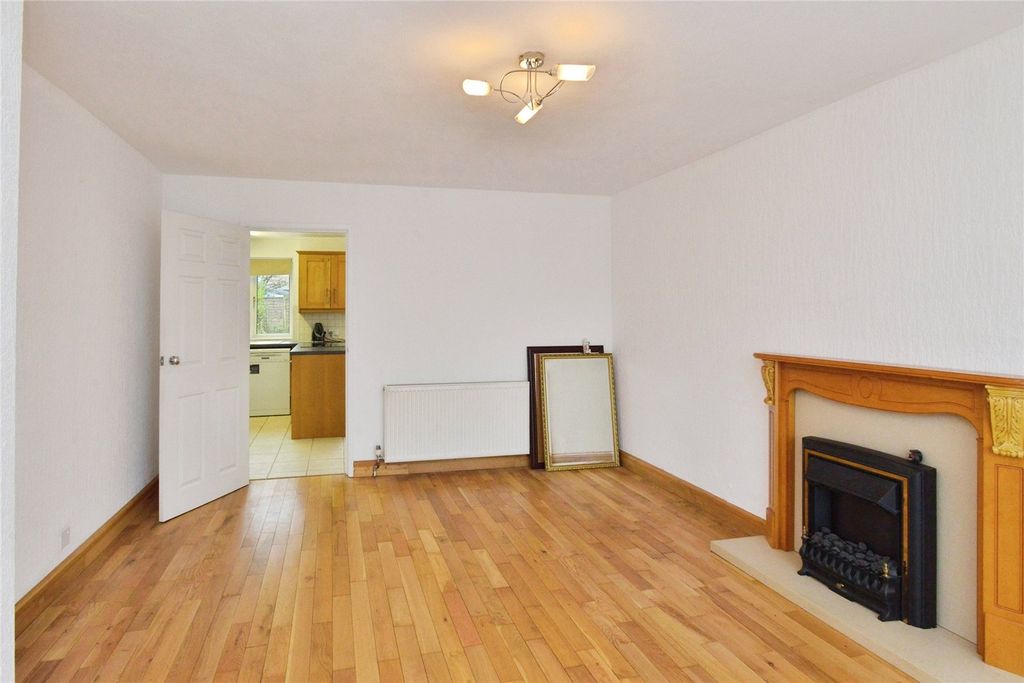Property photo 2 of 23 Picture No. 18