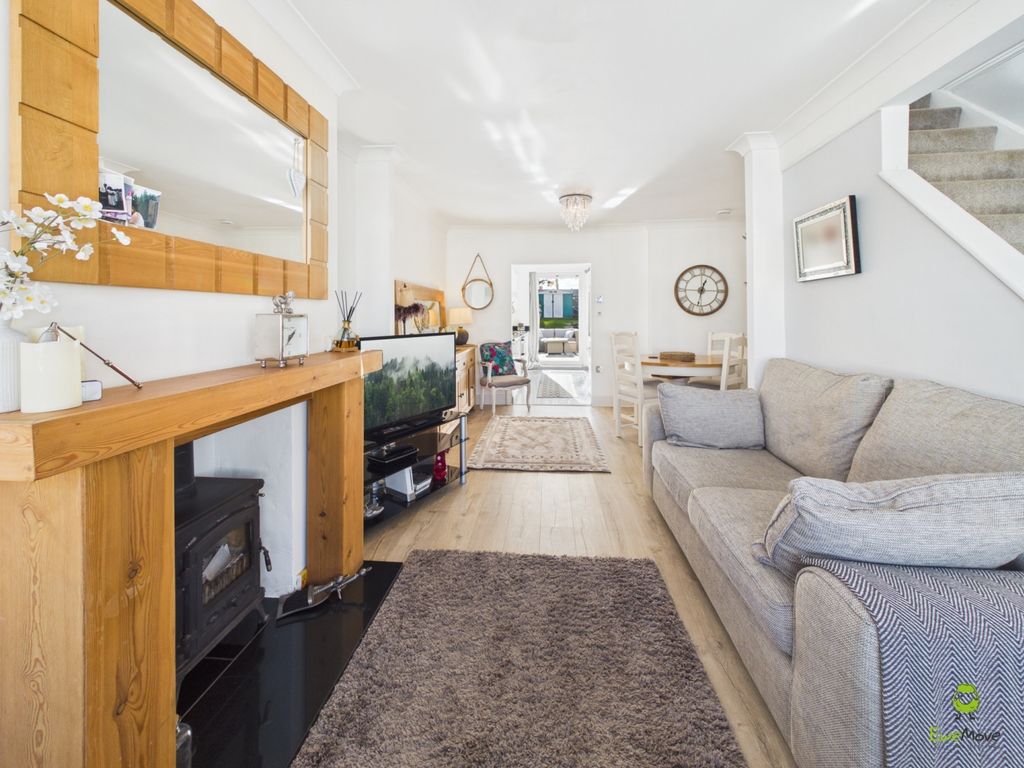 Property photo 3 of 18 Presented By Clinton Crawford Of Ewemove Bexley An