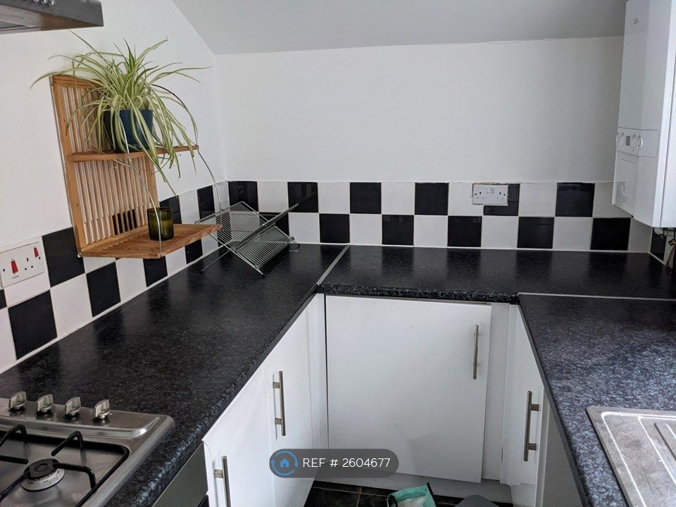 Property photo 2 of 35