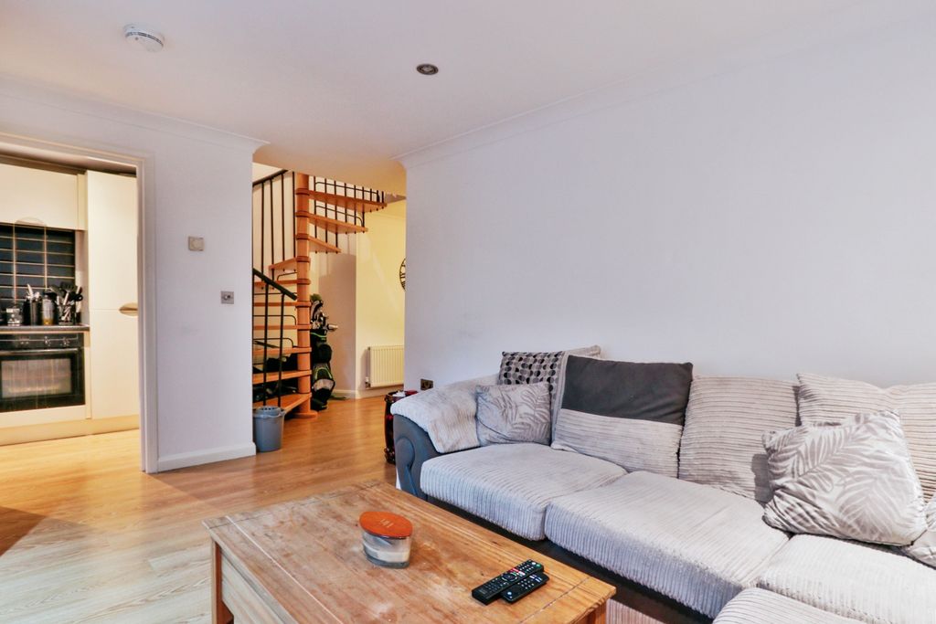 Property photo 2 of 17 Photography