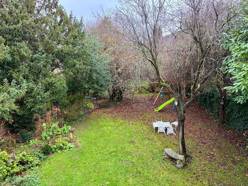 Property photo 3 of 7