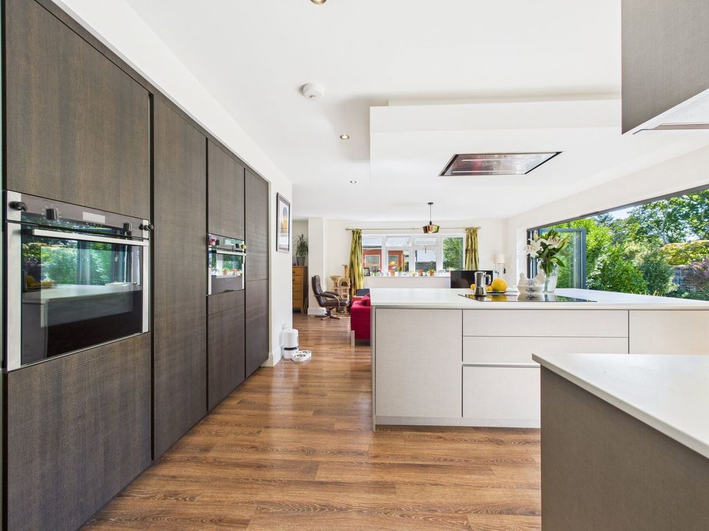 Property photo 2 of 36