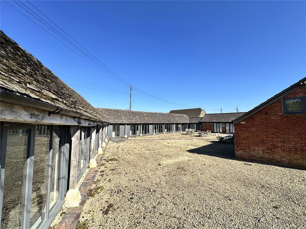Property photo 2 of 13 Picture No. 14