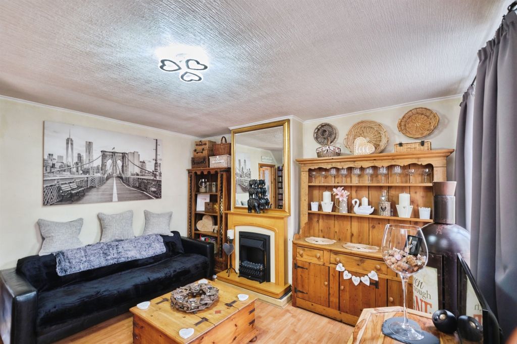 Property photo 3 of 17