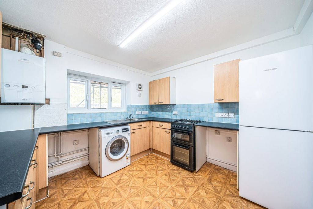 Property photo 3 of 6