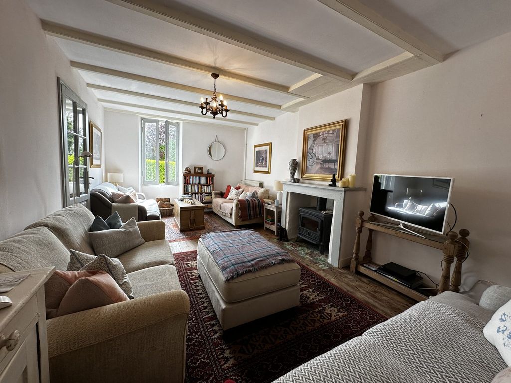 Property photo 2 of 18