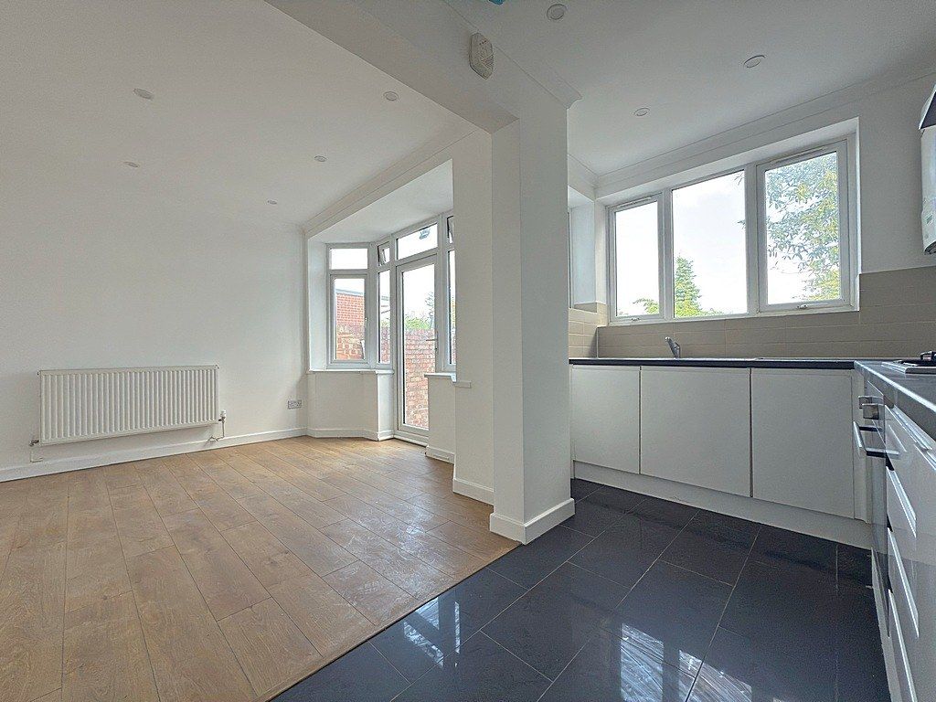 Property photo 1 of 13 Three Bedroom House