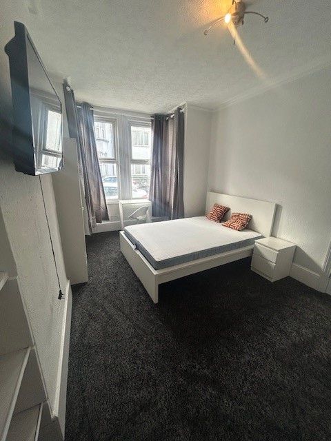 Property photo 2 of 3