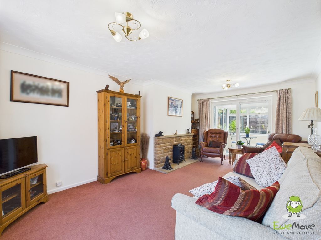 Property photo 2 of 22 Ewemove Estate Agents Basingstoke - 14 Lambs Row