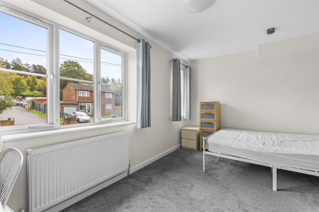 Property photo 3 of 7 Bedroom