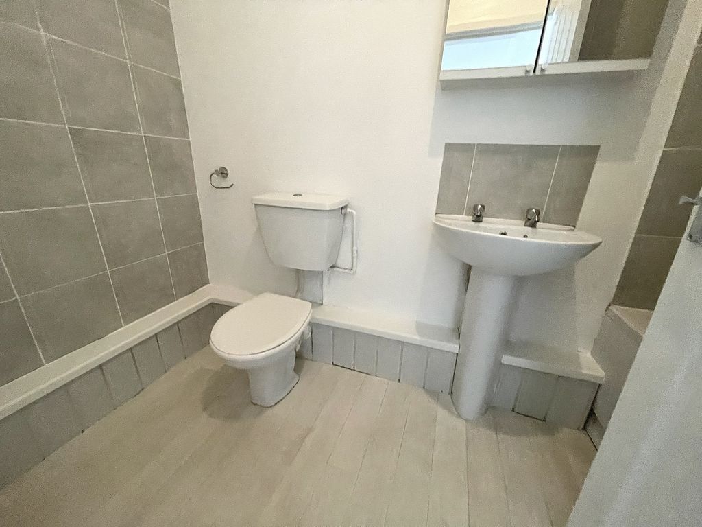 Property photo 3 of 7 Gallery