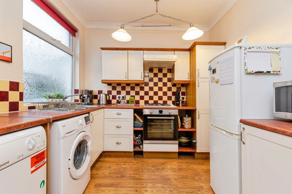 Property photo 2 of 17