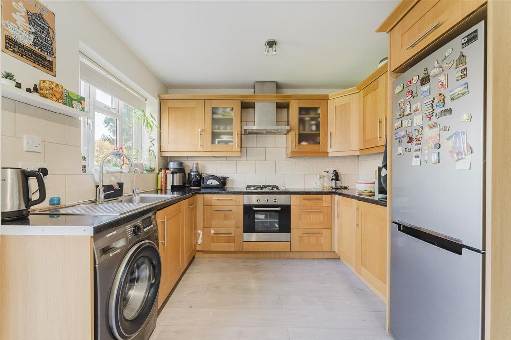 Property photo 3 of 17 21 Bordars Kitch 2.Jpg